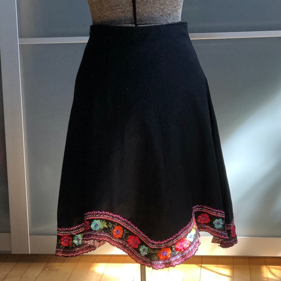 Basil & Maude Black Skirt w/ Sequin Floral/Paisley - Picture 2 of 8